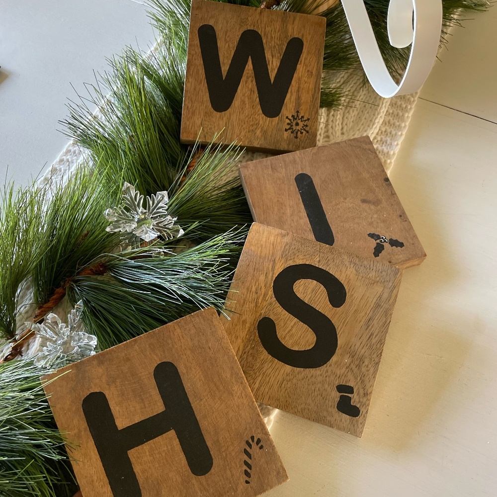 CHRISTMAS 4 PC WOODEN WORD "WISH" WALL/TABLE DECOR